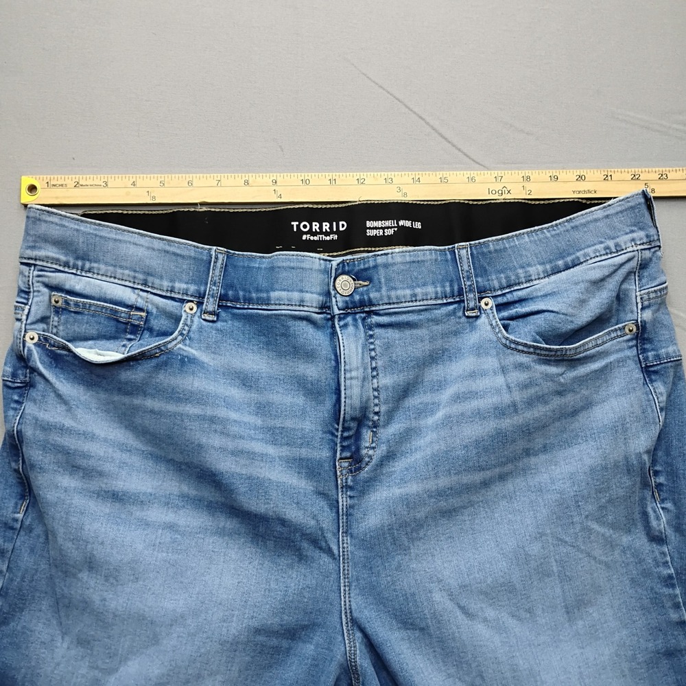 Torrid Bombshell Wide Leg Super Soft Jeans Light Wash Plus Size 24S - Picture 4 of 8